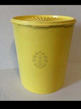 Vintage Tupperware Servalier Canister Yellow Sunburst Lid 1339-6